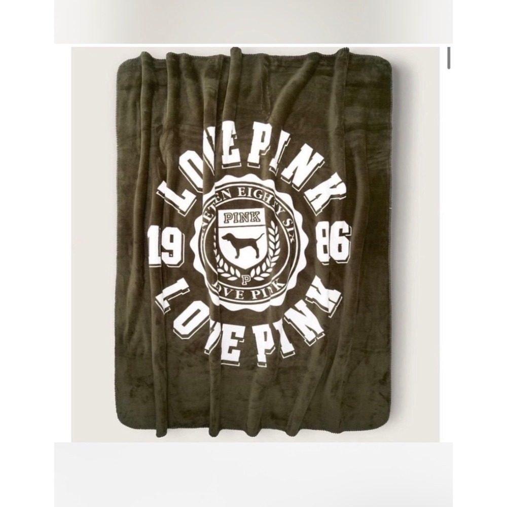 Victoria's Secret PINK Sherpa Blanket Reversible Logo 60x72 Plush Throw